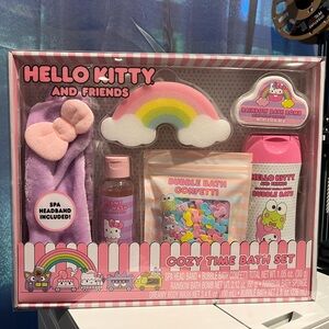 Hello kitty cozy bath time set